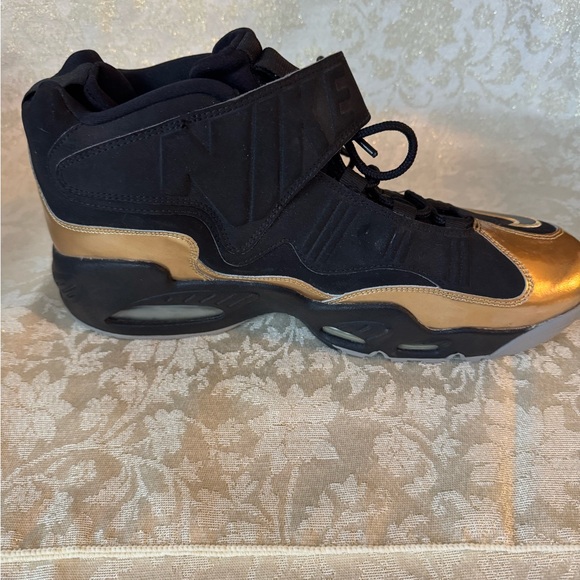 Nike Air Griffey Max 1 Black/Gold - Picture 4 of 7